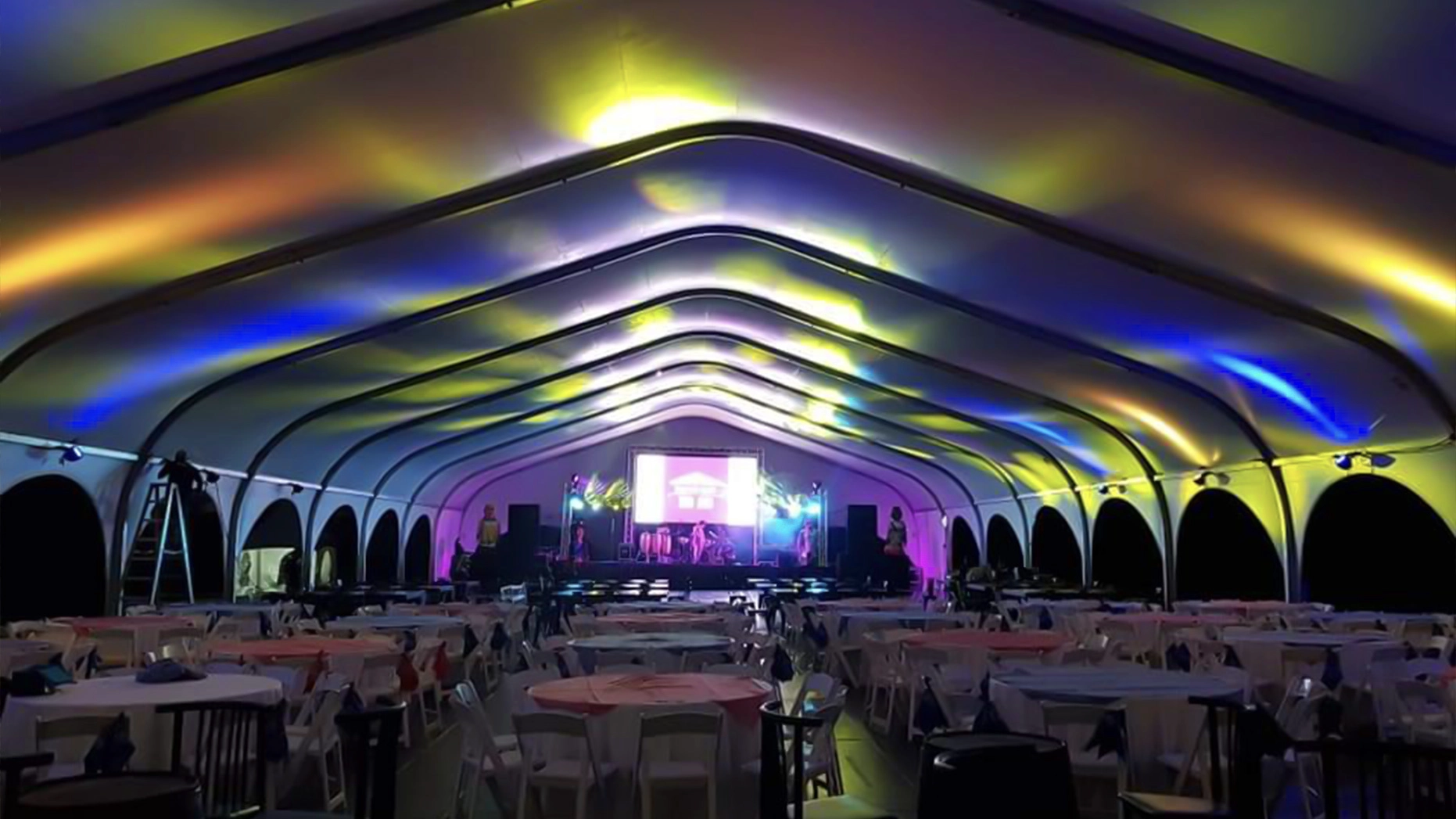 Carpa iluminada JM Eventos - Evento nocturno premium con iluminación profesional en Costa Rica